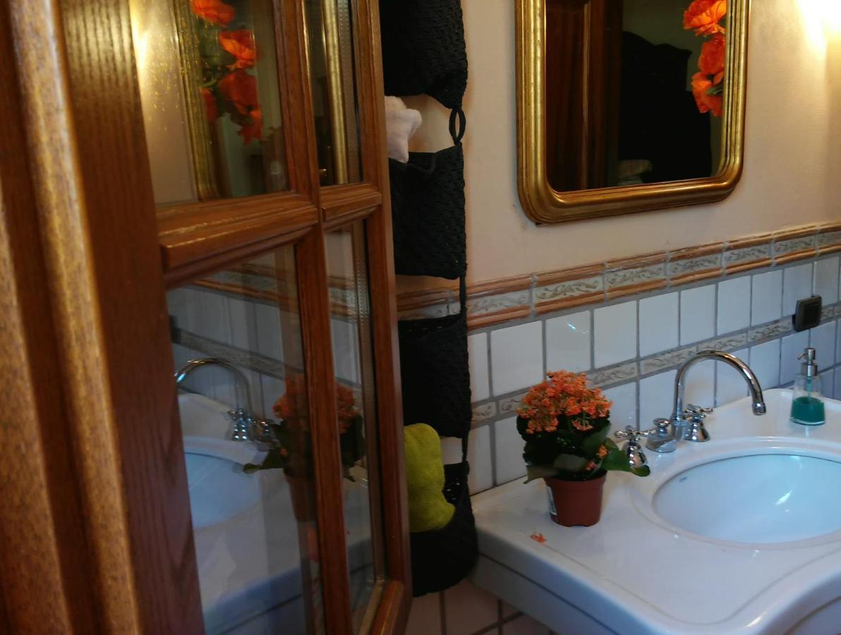Room In Villa - Room In The Hills With Garden And Sea View San Salvatore  Ngoại thất bức ảnh